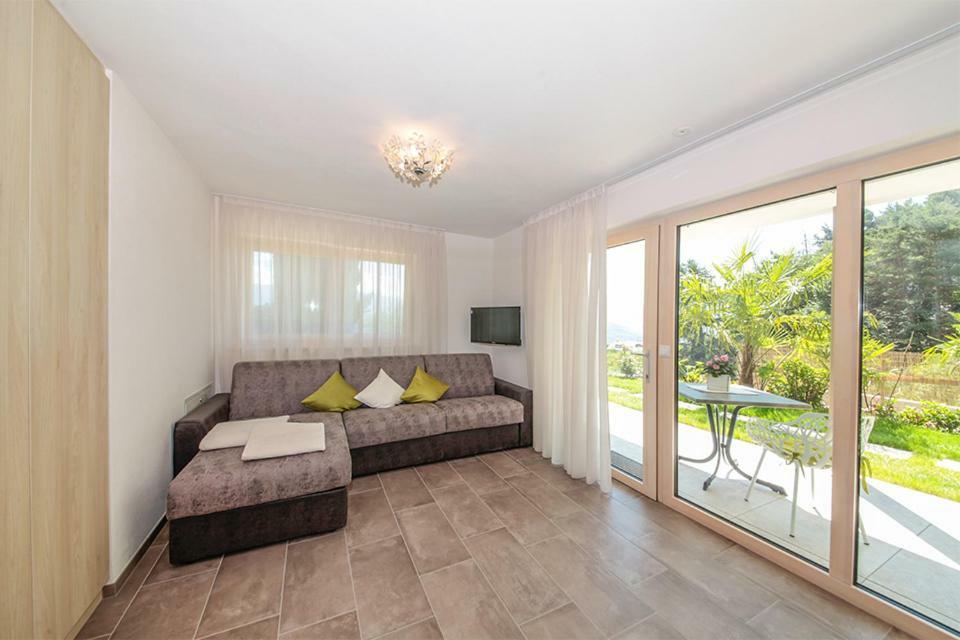 Gartenappartements Die Muehle Caldaro Luaran gambar